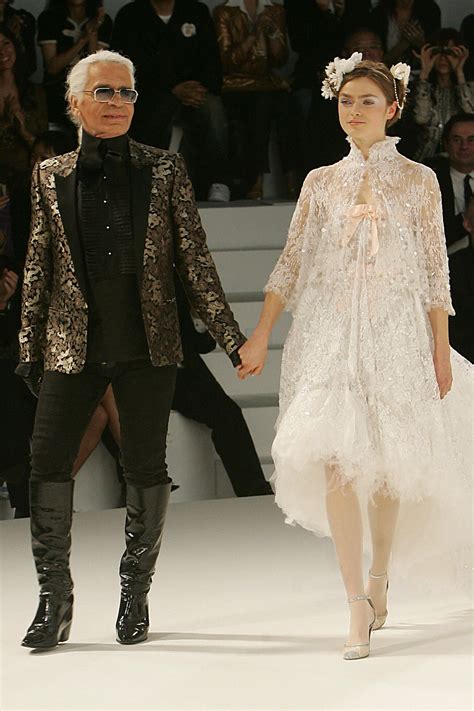 karl lagerfeld stilista chanel|Karl Lagerfeld most famous designs.